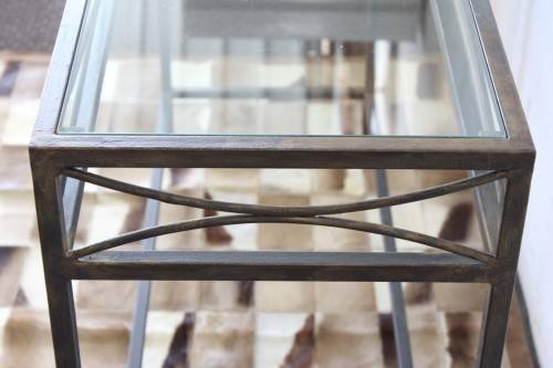 **RS17** A fantastic wrought iron console/ hallway table w/ a glass top and a modern stylish design