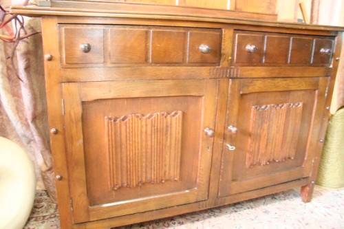 **RS17** An awesome vintage Oak traditional Welsh side server w/ loads of drawers and cupboard space