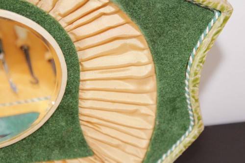 **RS17_Clearance** Antique boxed vanity & manicure set incl. shoe lace pullers & much more