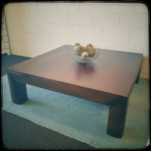 **RS17** A large square original Coricraft "Arc Collection" centre coffee table w/ a modern design