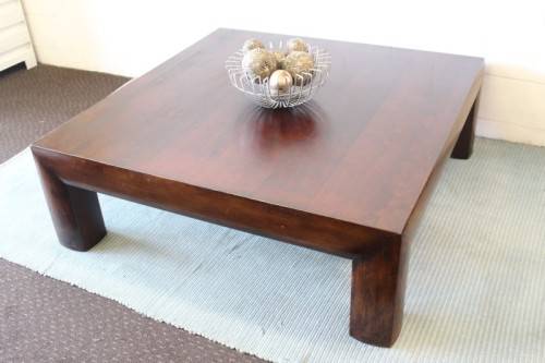 **RS17** A large square original Coricraft "Arc Collection" centre coffee table w/ a modern design