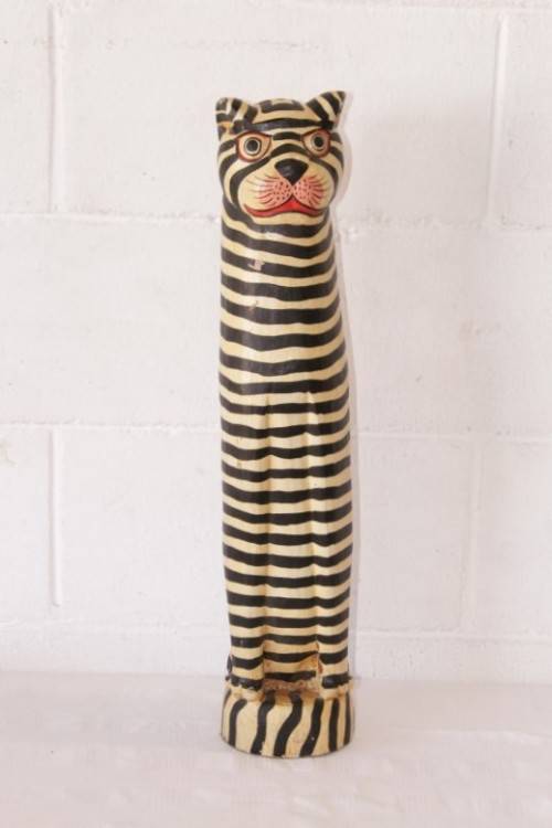 **RS17** A wonderful (tall) hand carved and hand painted ornamental display cat = too sweet!!!