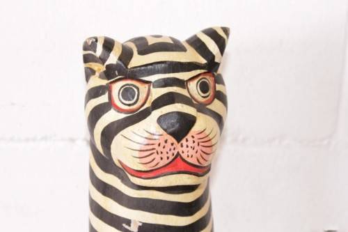 **RS17** A wonderful (tall) hand carved and hand painted ornamental display cat = too sweet!!!