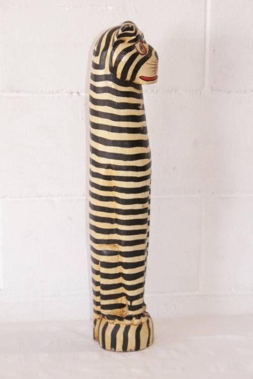 **RS17** A wonderful (tall) hand carved and hand painted ornamental display cat = too sweet!!!