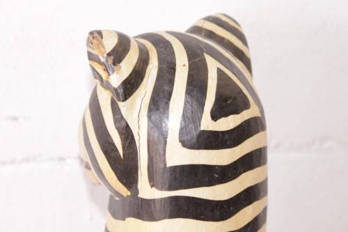 **RS17** A wonderful (tall) hand carved and hand painted ornamental display cat = too sweet!!!