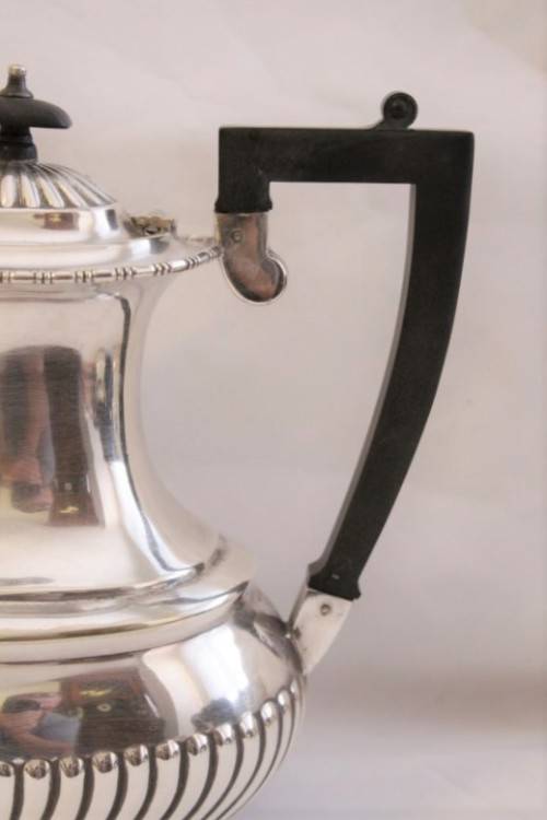 A beautiful antique silver plated tea set incl. 6-cup teapot and coffee pot, sugar bowl & creamer