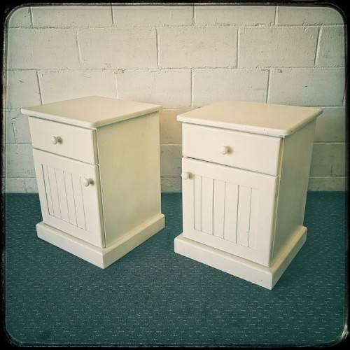 An awesome pair of white Duco bedside pedestals with a single drawer on runners & a cupboard
