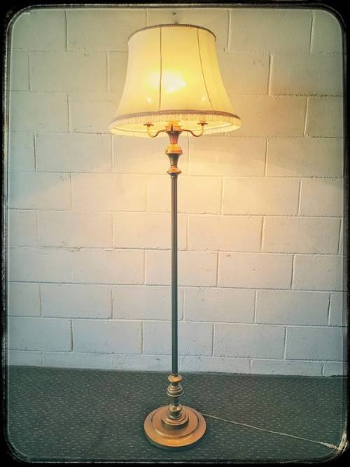 **RS17** A stunning & beautifully made 3-lamp floor standing brass reading lamp w/ large white shade