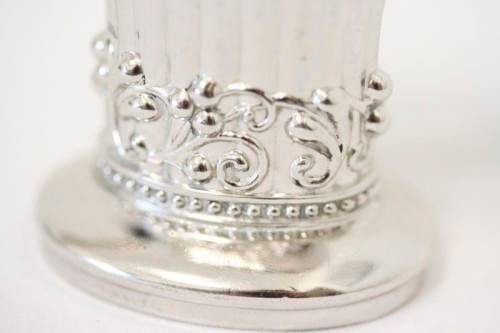 A spectacular vintage (1947) silver plate "Ronson New Port Table Lighter" made in England.