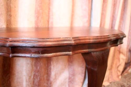 **RS17** A Queen Anne styled Imbuia half moon display/occasional table. Gorgeous in an entrance!!