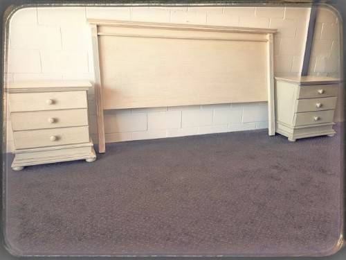 **RS17_Clearance** Wetherley's King size headboard & matching 3-drawer pedestals in an Ivory colour