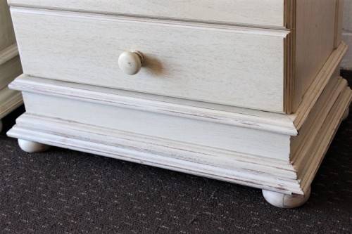**RS17_Clearance** Wetherley's King size headboard & matching 3-drawer pedestals in an Ivory colour
