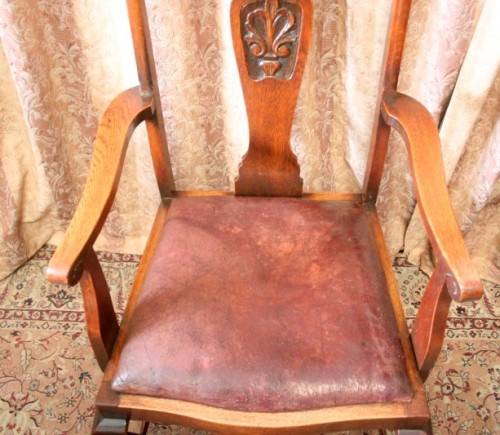 Two beautiful carved back vintage solid Oak armchairs/ carvers w leather seats - stunning!