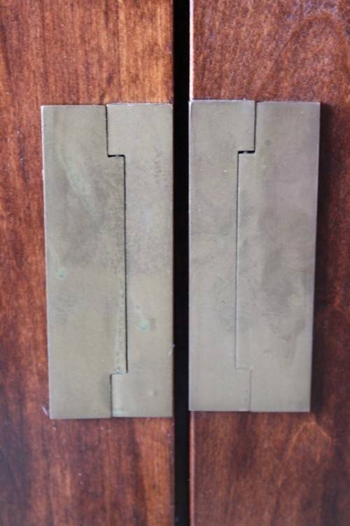 **RS17** Superb Coricraft Arc collection 4-door buffer/ side server/ cabinet w/ 4x storage drawers