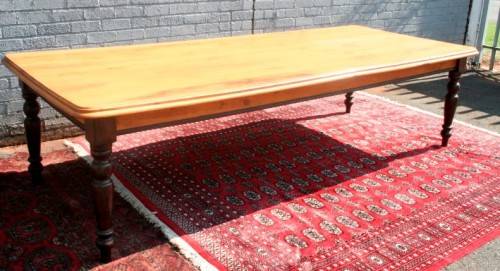 A spectacular x-long 10 seater Yellow wood & Imbuia dining room/ boardroom table in good condition