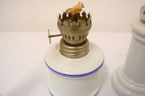 **RS17** 3x blue & white porcelain Kerosene hurricane lamps in good condition - PRICE FOR THE SET