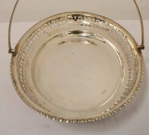 **RS17** A stunning vintage silver plated footed, handled bowl with gorgeous detailing.