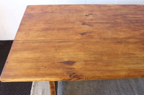 **RS17** A sturdy solid wooden (2.4m long) 8 to 10 seater dining/ patio table in great condition
