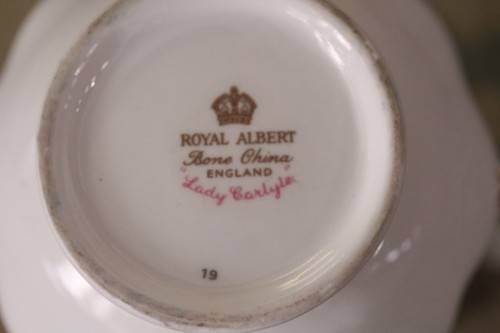 A gorgeous Royal Albert fine bone china milk jug/ creamer in the very pretty "Lady Carlyle"  pattern