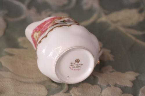 A gorgeous Royal Albert fine bone china milk jug/ creamer in the very pretty "Lady Carlyle"  pattern