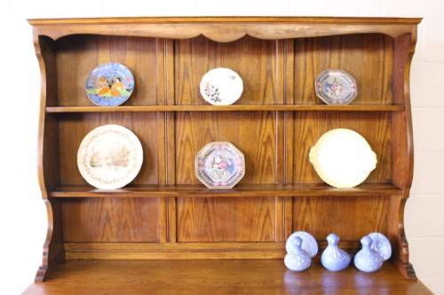 A stunning tall solid oak Welsh Dresser with a double-door cupboard & two good size cutlery drawers