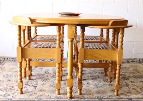 **RS17** A beautifully made solid light oak round dining table w/ incredible riempie captains chairs