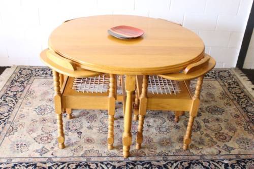 **RS17** A beautifully made solid light oak round dining table w/ incredible riempie captains chairs
