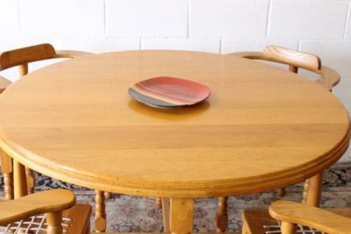 **RS17** A beautifully made solid light oak round dining table w/ incredible riempie captains chairs