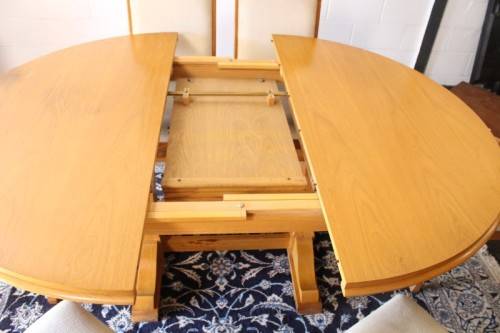 **RS17** Vintage Oak 6-seater extendable dining room table w/ 6x solid oak upholstered chairs
