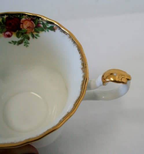**RS17** A gorgeous, dainty vintage "Royal Albert" fine bone china "Old Country Roses" pattern duo.
