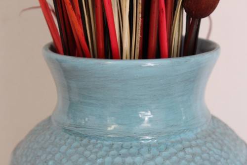 **RS17** A tall blue standing vase - Gorgeous on its own or w/ large flower cuttings or sticks