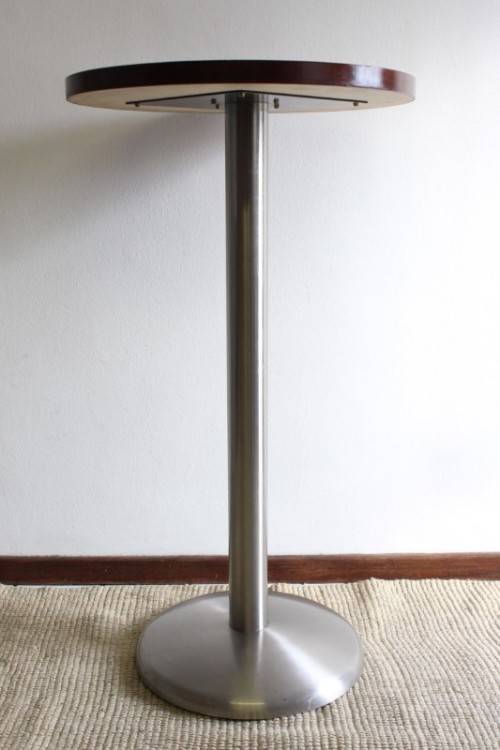 **RS17** Stunning tall (109cm) round wooden top cafe/ bar standing table with a heavy chromed base