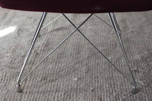 **RS17** A quality & modern styled "shaped" upholstered restaurant style dining chair in burgundy