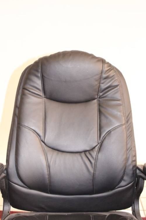 Stunning well made black PU leather executives office chair w/ padded seat & backrest - price/ chair