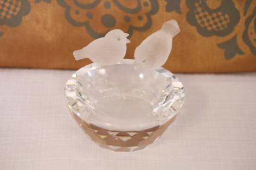 An extremely RARE retired Swarovski crystal Bird Bath (No10029) in superb condition