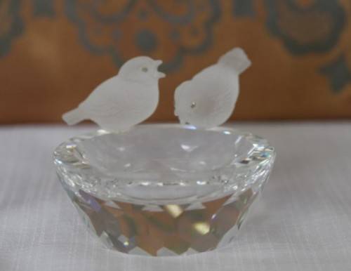 An extremely RARE retired Swarovski crystal Bird Bath (No10029) in superb condition
