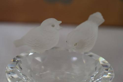 An extremely RARE retired Swarovski crystal Bird Bath (No10029) in superb condition