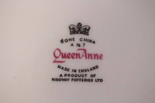 A wonderful vintage Queen Anne fine porcelain tea set including the milk jug and sugar bowl