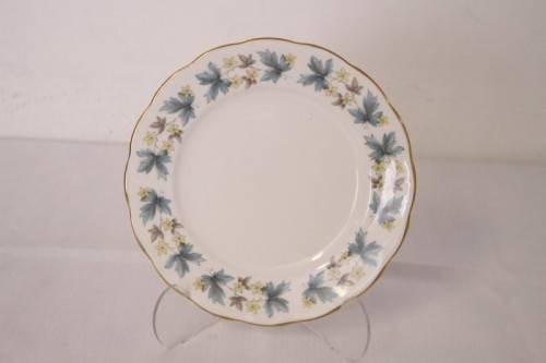 **RS17** Fabulous vintage Queen Anne fine porcelain tea trio including the cup, saucer & cake plate