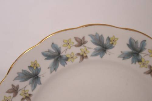 **RS17** Fabulous vintage Queen Anne fine porcelain tea trio including the cup, saucer & cake plate