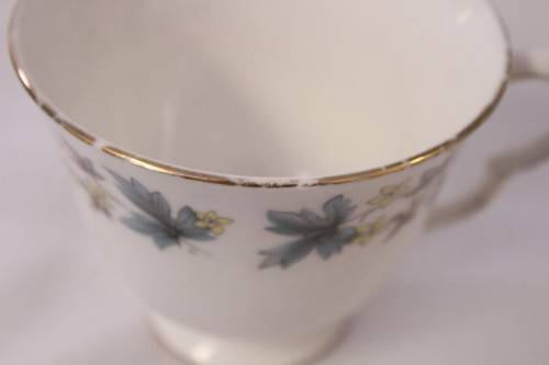 **RS17** Fabulous vintage Queen Anne fine porcelain tea trio including the cup, saucer & cake plate