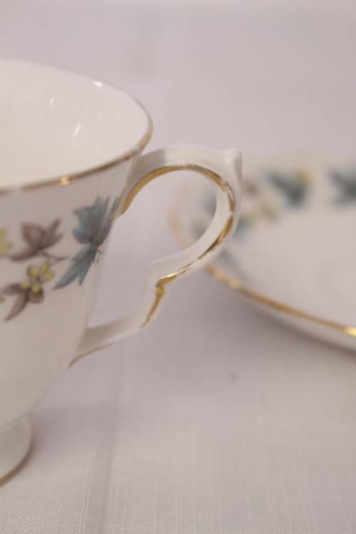 **RS17** Fabulous vintage Queen Anne fine porcelain tea trio including the cup, saucer & cake plate