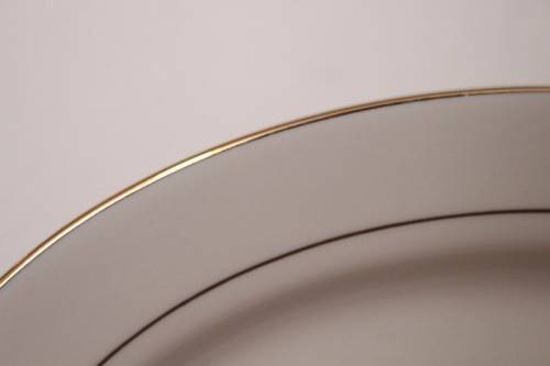 **RS17** Stunning white 8-setting porcelain tea service with a milk jug, sugar bowl and pastry plate