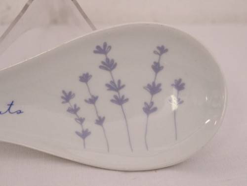 **RS17** A wonderful "Margaret Roberts" porcelain spoon rest in the very pretty Lavender range