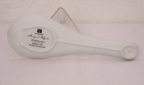 **RS17** A wonderful "Margaret Roberts" porcelain spoon rest in the very pretty Lavender range