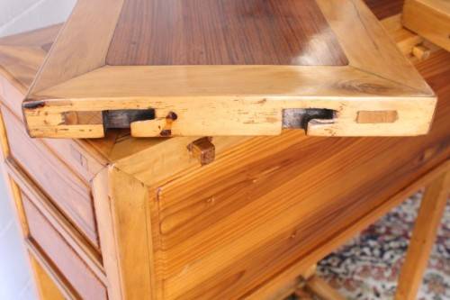 An ultra-rare antique Chinese "Huanghuali four-section desk" with four drawers in Elm and Teak wood