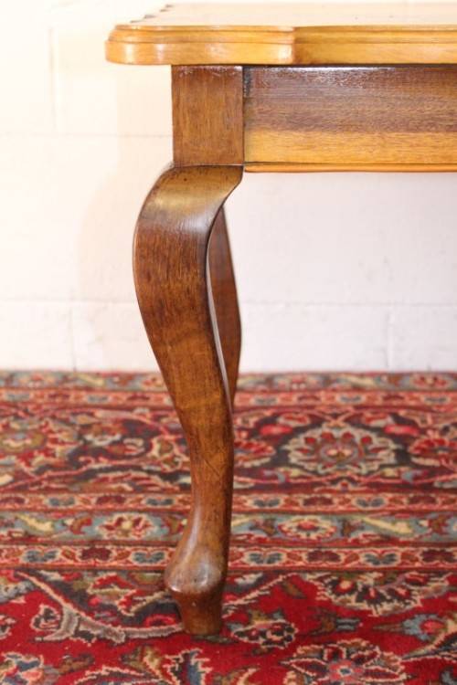 A vintage scalloped edge solid Knysna yellow wood coffee/ side table with Queen Anne cabriole legs