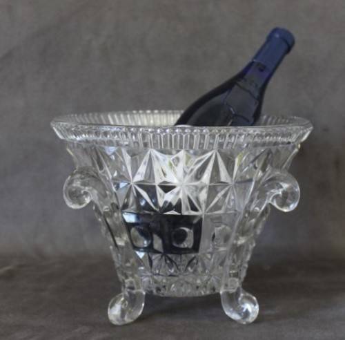An exquisite classic designed footed crystal champagne/ wine cooler ice bucket.