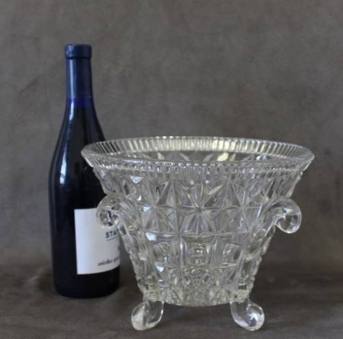 An exquisite classic designed footed crystal champagne/ wine cooler ice bucket.