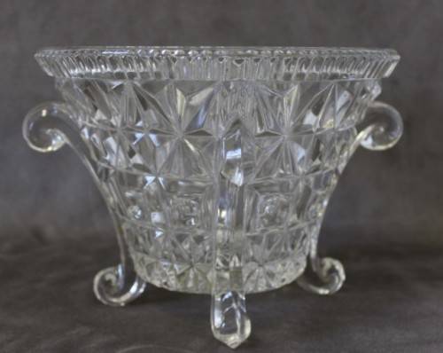 An exquisite classic designed footed crystal champagne/ wine cooler ice bucket.